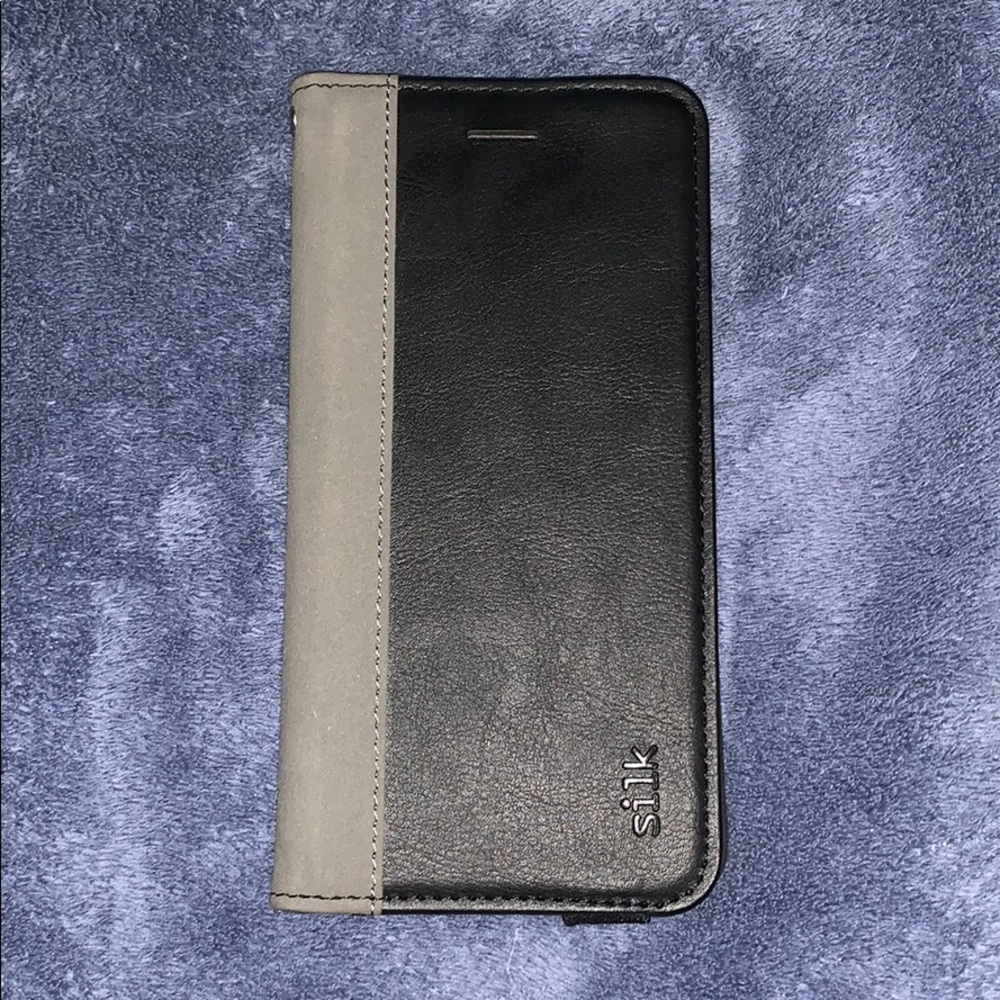 iPhone 8 Plus Silk Wallet Case